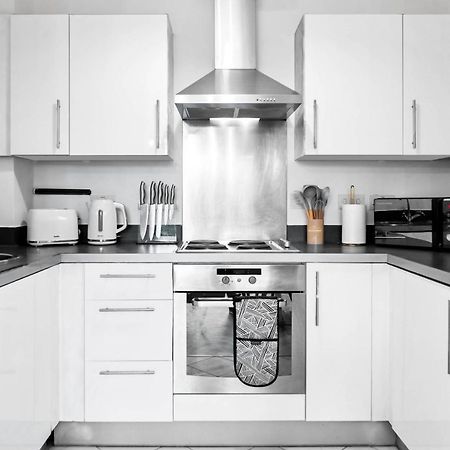 New Luxury City Centre Apartment By Azura Nights เบอร์มิงแฮม ภายนอก รูปภาพ